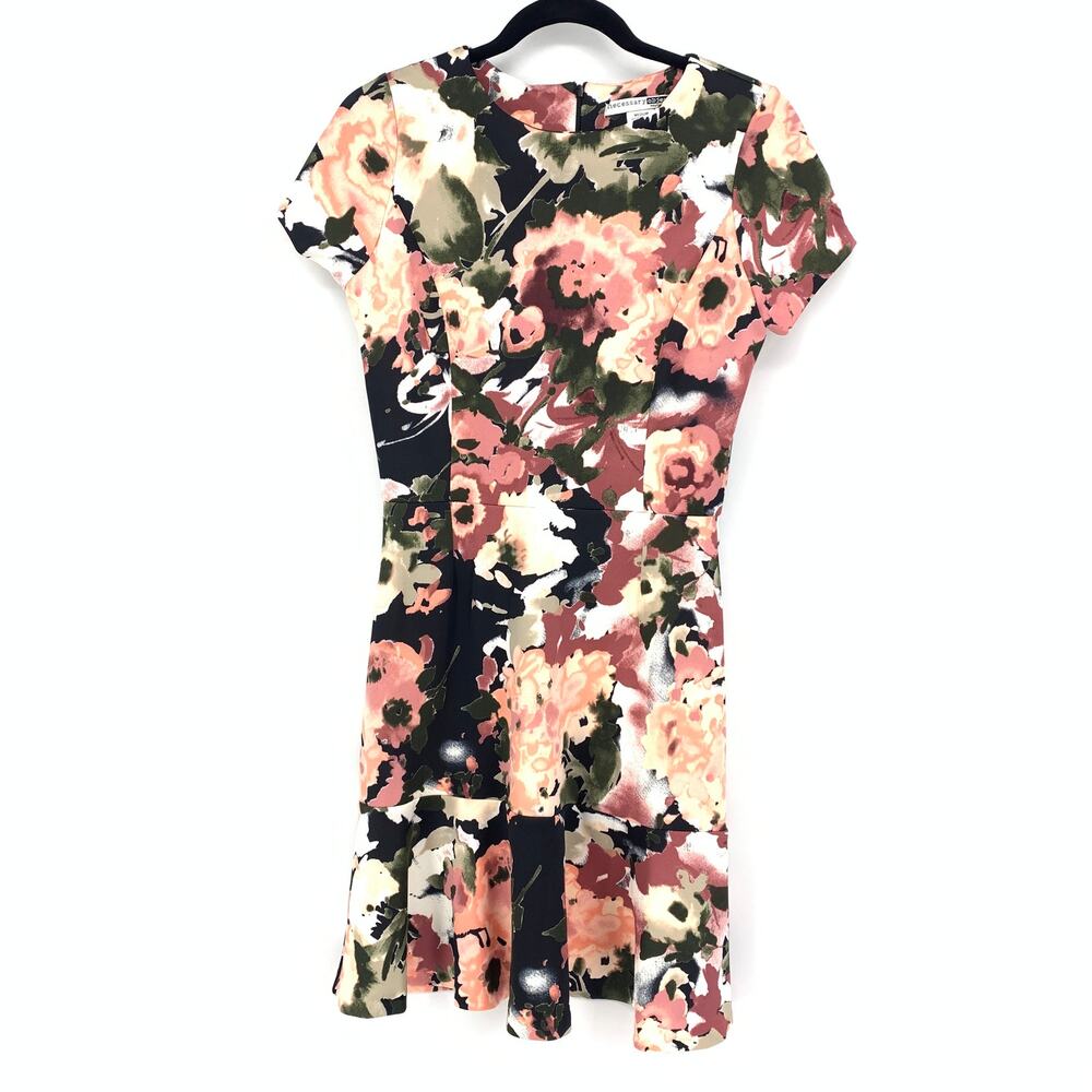 Necessary Objects Women's Size Medium Floral Print Short Sleeve Dress